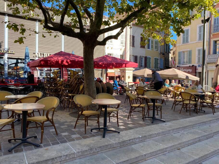 Akropole De Caroline, Central, Lumineux, Calme, Free Parking, Lift, 3 Beds 德拉吉尼昂 外观 照片