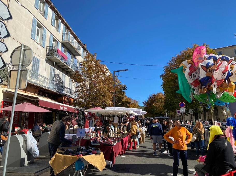 Akropole De Caroline, Central, Lumineux, Calme, Free Parking, Lift, 3 Beds 德拉吉尼昂 外观 照片